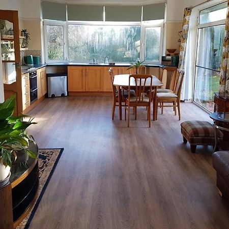 4 Bedroom Country Home Bristol Luaran gambar